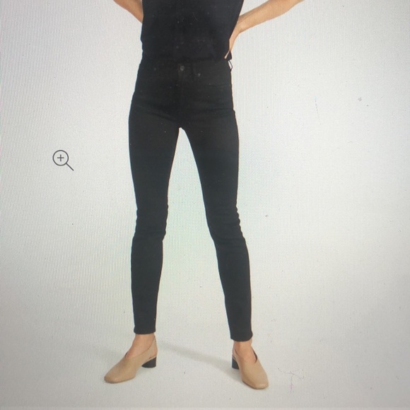 Skinny mid-rise black jeans. - Picture 4 of 4